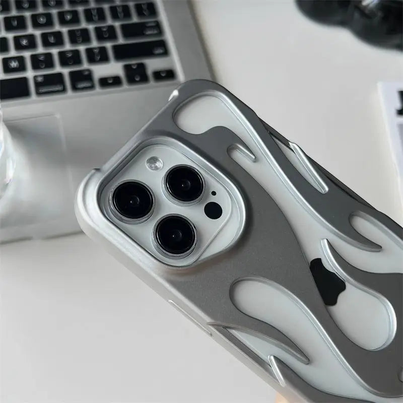 Funda de llamas metalizadas antigolpes para varios modelos de iPhone